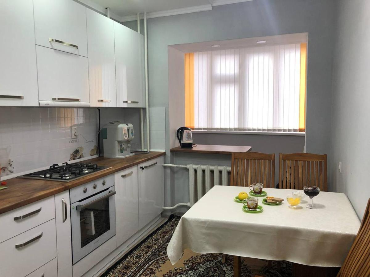 Downtown Homestay Бішкек Екстер'єр фото